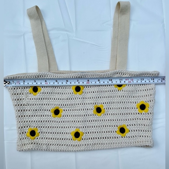 ZARA Crocheted Embroidered  Top Bloggers Favourite flower daisy size M - Picture 7 of 10